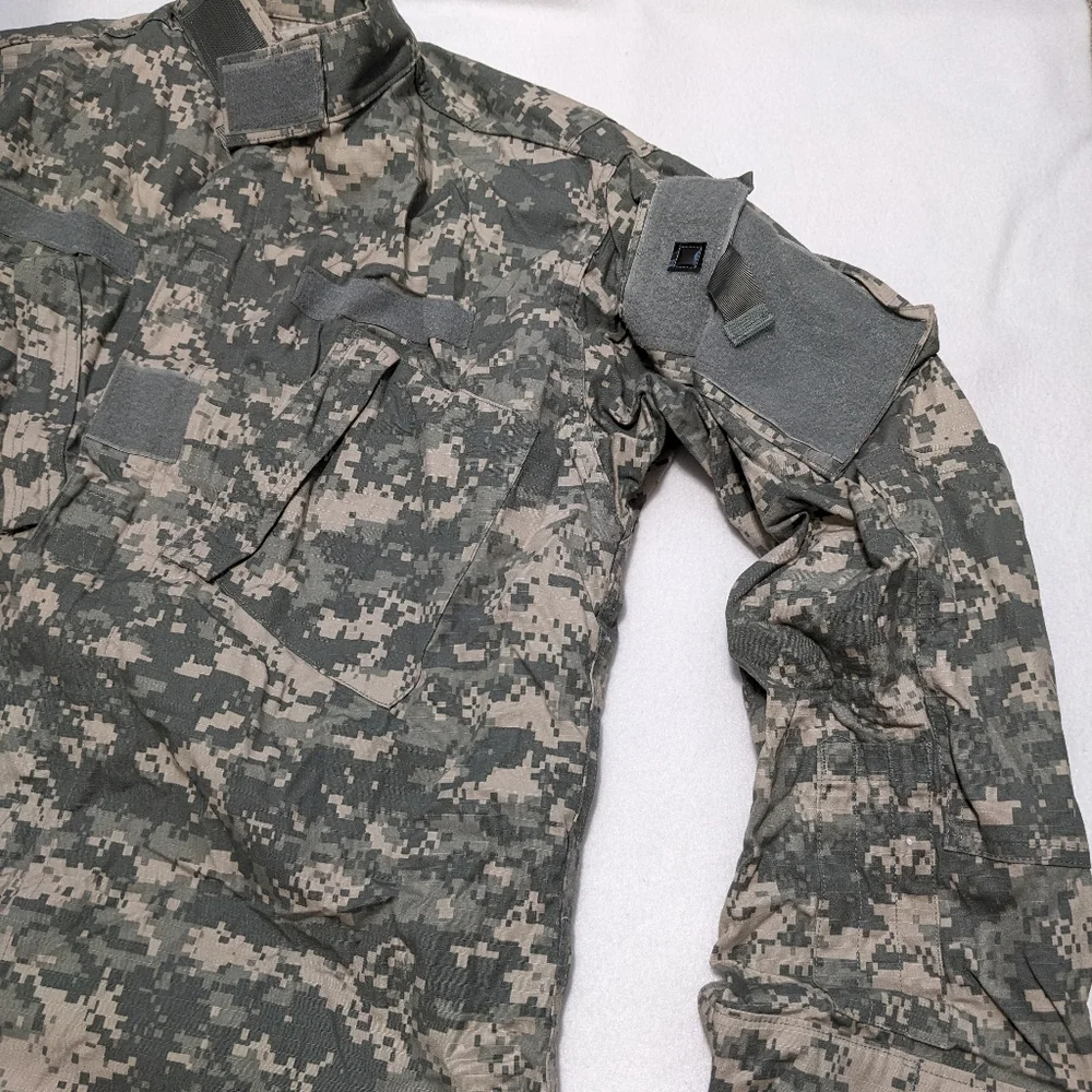 US Army Digital Camo Coat - Picture 2 of 8
